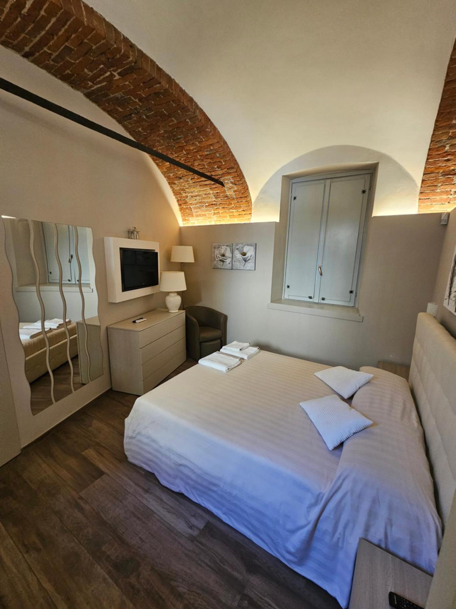 Bilocale In Centro Storico! Apartment Alba  Ngoại thất bức ảnh