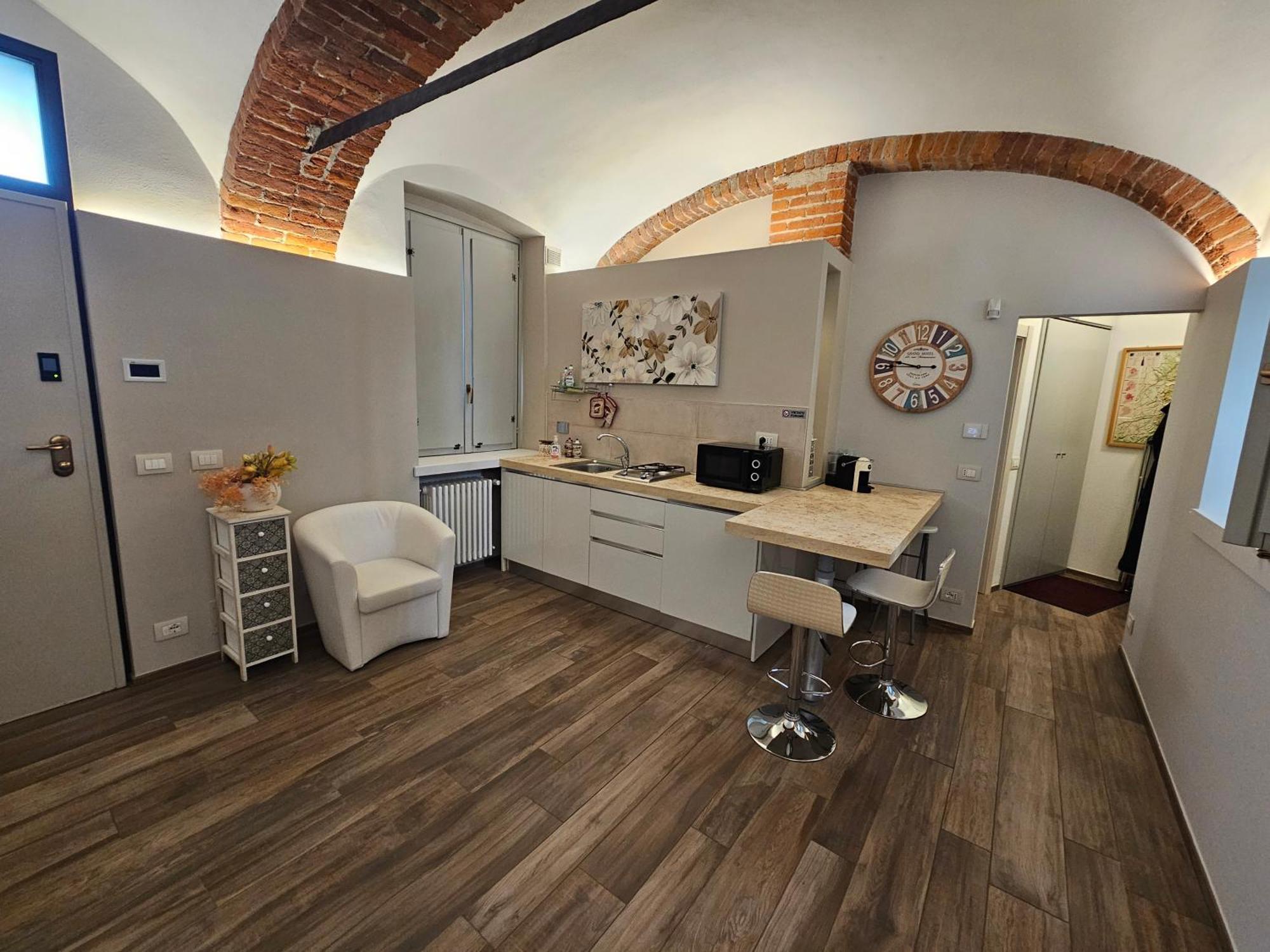 Bilocale In Centro Storico! Apartment Alba  Ngoại thất bức ảnh