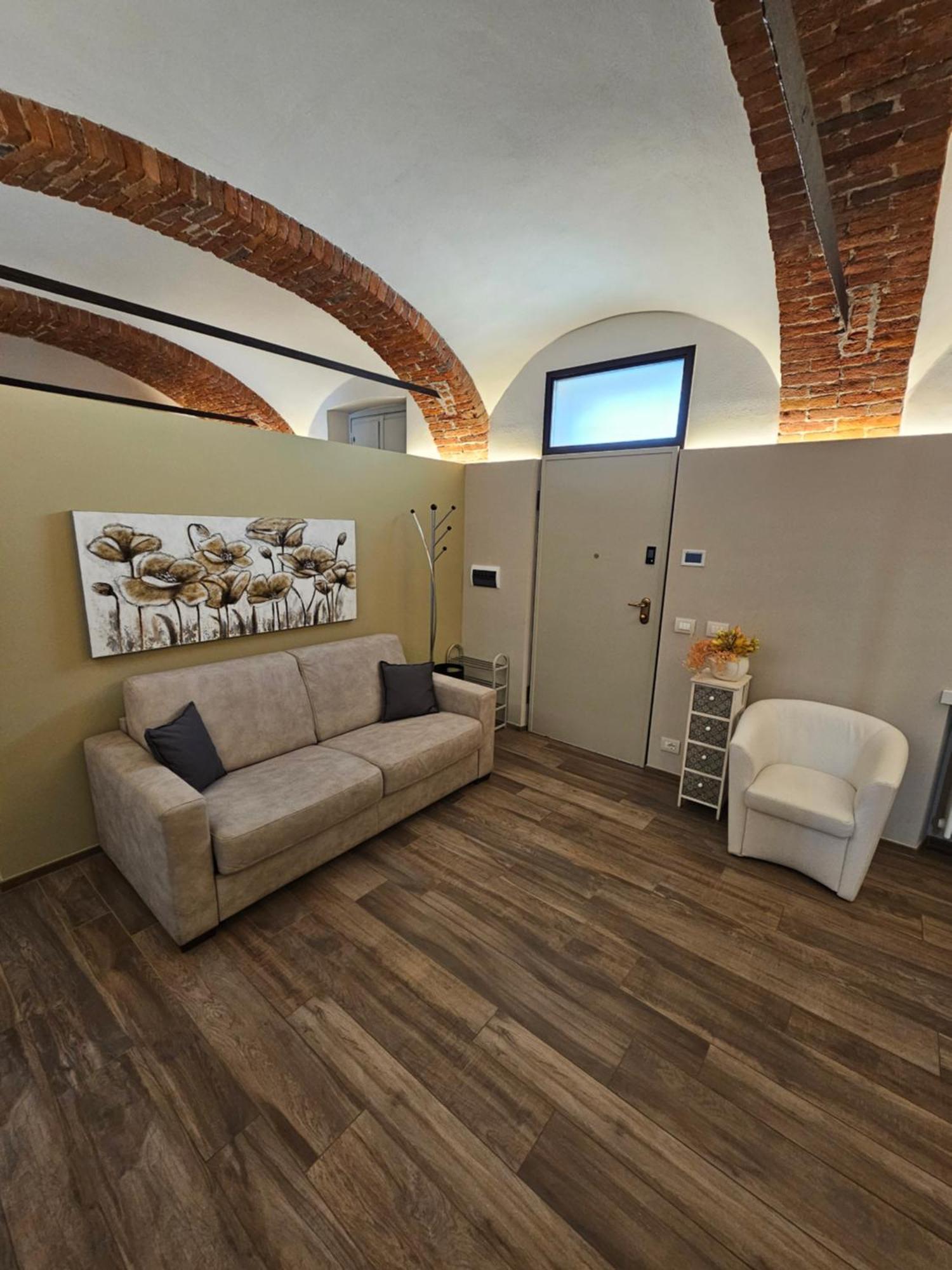 Bilocale In Centro Storico! Apartment Alba  Ngoại thất bức ảnh