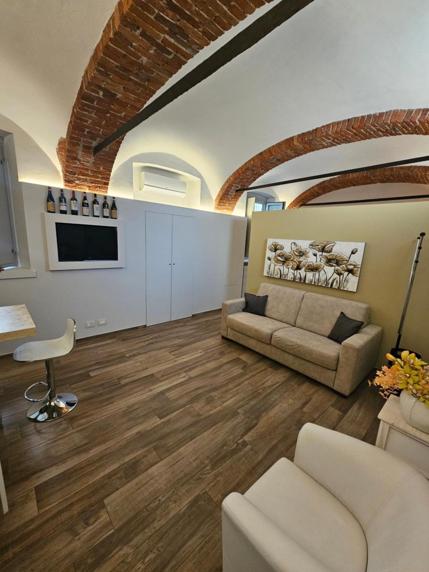 Bilocale In Centro Storico! Apartment Alba  Ngoại thất bức ảnh